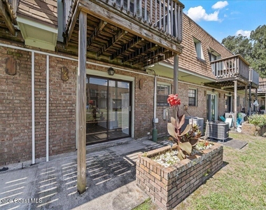 1300 Arlington Lane Ne - Photo Thumbnail 22
