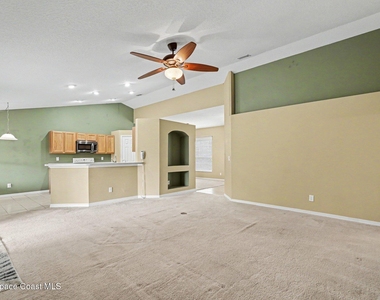 1129 Colonial Avenue Se - Photo Thumbnail 2