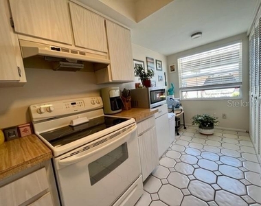 9616 Midiron Court - Photo Thumbnail 4