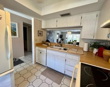 9616 Midiron Court - Photo Thumbnail 5