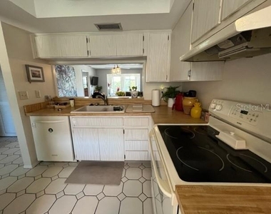 9616 Midiron Court - Photo Thumbnail 6