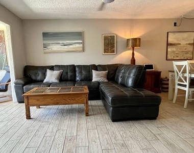 9616 Midiron Court - Photo Thumbnail 13