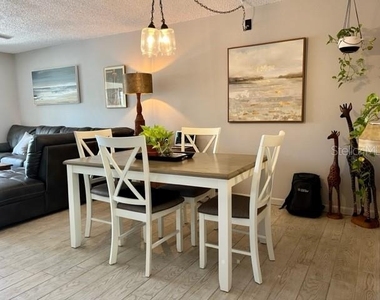 9616 Midiron Court - Photo Thumbnail 10
