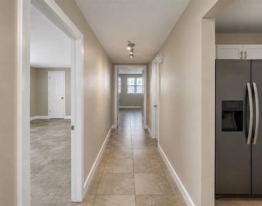 3711 Redwood Drive - Photo Thumbnail 7