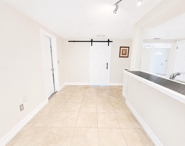 3711 Redwood Drive - Photo Thumbnail 5