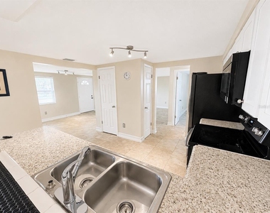 3711 Redwood Drive - Photo Thumbnail 6