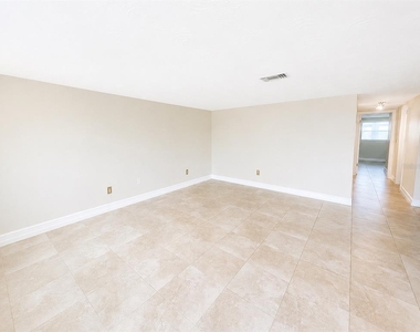 3711 Redwood Drive - Photo Thumbnail 2