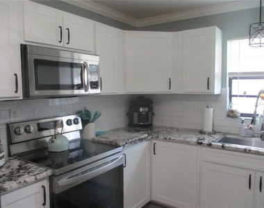 2111 N Halcyon Drive - Photo Thumbnail 8