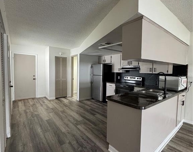 10315 Walton Street - Photo Thumbnail 6