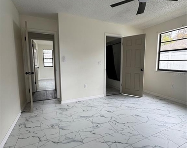 10315 Walton Street - Photo Thumbnail 3