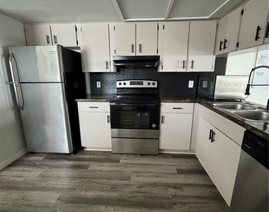 10315 Walton Street - Photo Thumbnail 5