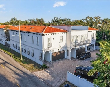 5601 Bayshore Boulevard - Photo Thumbnail 1