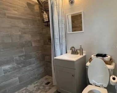 709 W Bayshore Drive - Photo Thumbnail 7