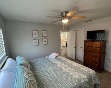 709 W Bayshore Drive - Photo Thumbnail 6