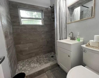 709 W Bayshore Drive - Photo Thumbnail 3