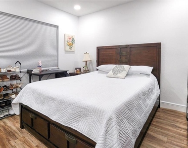 16169 Gardendale Drive - Photo Thumbnail 23