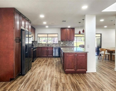 16169 Gardendale Drive - Photo Thumbnail 7