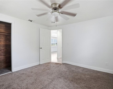 3301 Rosefield Drive - Photo Thumbnail 32