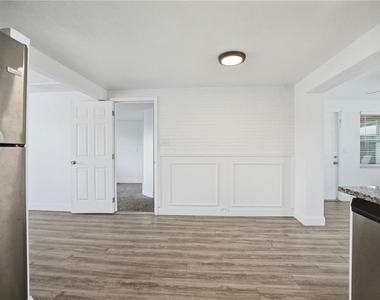 3301 Rosefield Drive - Photo Thumbnail 16