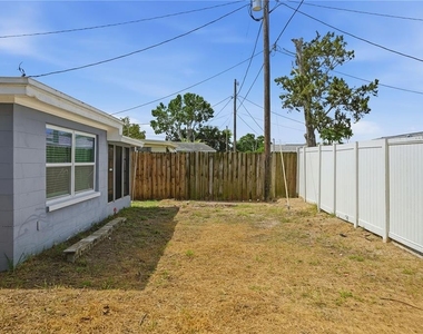 3301 Rosefield Drive - Photo Thumbnail 35