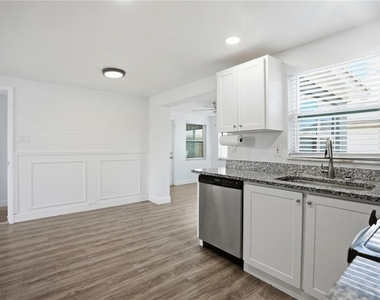 3301 Rosefield Drive - Photo Thumbnail 15
