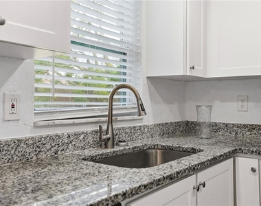 3301 Rosefield Drive - Photo Thumbnail 13