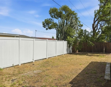 3301 Rosefield Drive - Photo Thumbnail 34