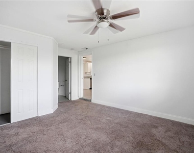 3301 Rosefield Drive - Photo Thumbnail 24