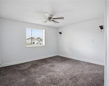 3301 Rosefield Drive - Photo Thumbnail 21