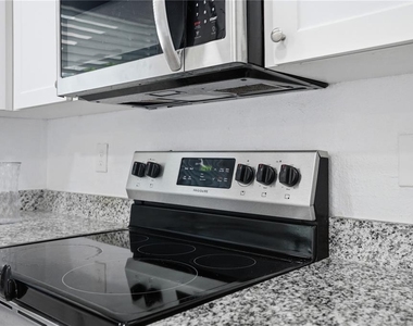3301 Rosefield Drive - Photo Thumbnail 9