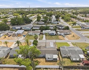 3301 Rosefield Drive - Photo Thumbnail 42