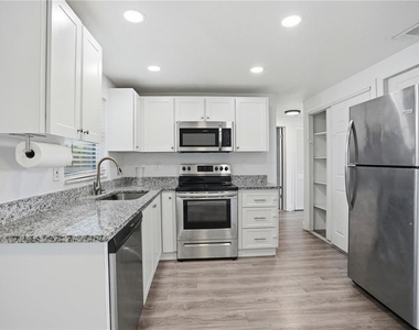 3301 Rosefield Drive - Photo Thumbnail 10