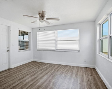 3301 Rosefield Drive - Photo Thumbnail 18