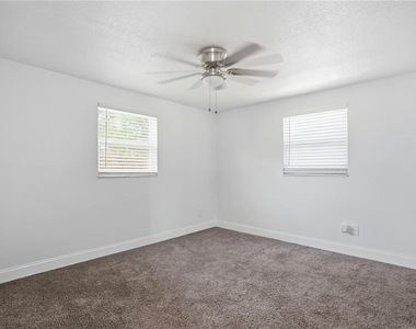 3301 Rosefield Drive - Photo Thumbnail 30