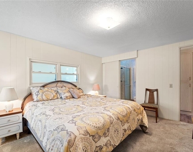 47 Delaware Court S - Photo Thumbnail 17