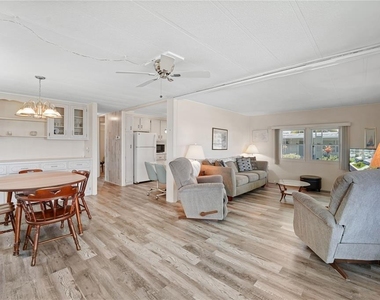 47 Delaware Court S - Photo Thumbnail 11