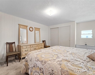 47 Delaware Court S - Photo Thumbnail 19
