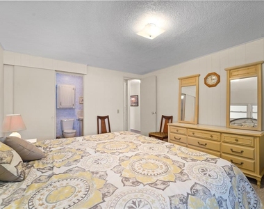 47 Delaware Court S - Photo Thumbnail 18