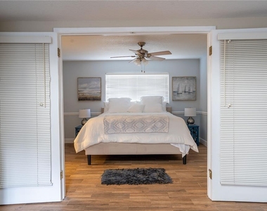 5008 E Liberty Street - Photo Thumbnail 7