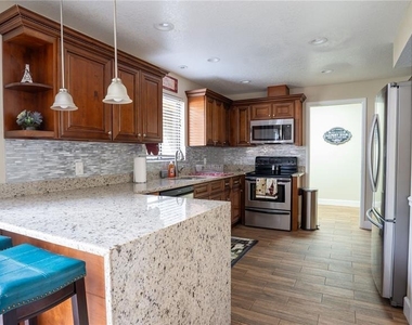 5008 E Liberty Street - Photo Thumbnail 2