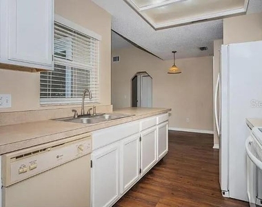 557 Rapid Falls Drive - Photo Thumbnail 5