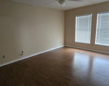 2039 Cypress Bay Boulevard - Photo Thumbnail 9