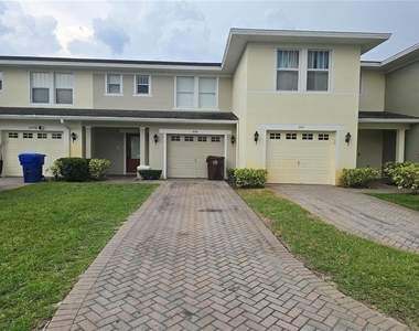 2039 Cypress Bay Boulevard - Photo Thumbnail 2