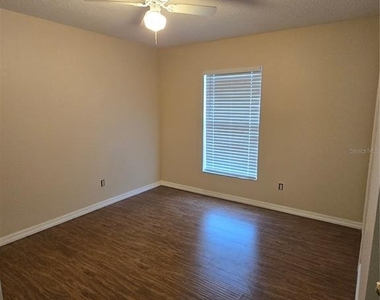 2039 Cypress Bay Boulevard - Photo Thumbnail 4