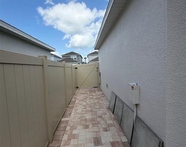 1944 Tohoqua Boulevard - Photo Thumbnail 12