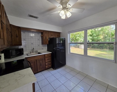 7216 James Street - Photo Thumbnail 8