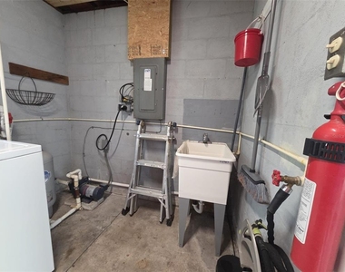 7216 James Street - Photo Thumbnail 17
