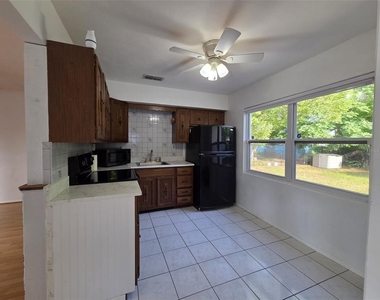 7216 James Street - Photo Thumbnail 10