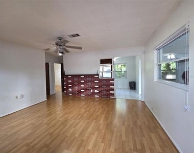 7216 James Street - Photo Thumbnail 15