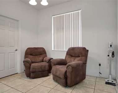 546 Pineloch Drive - Photo Thumbnail 10